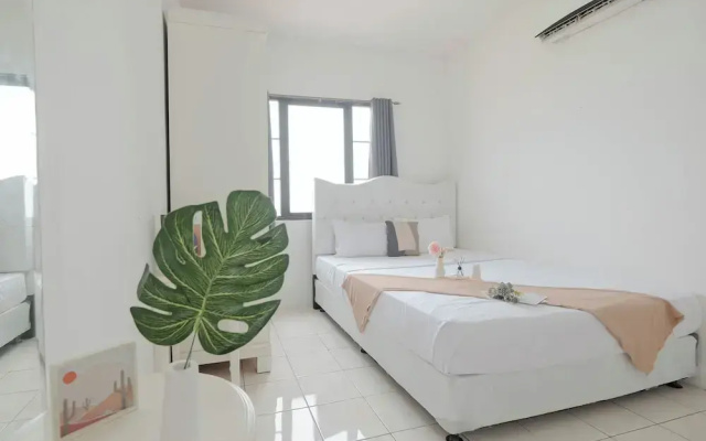 Homey And Simply Look 1Br Puri Garden Apartment