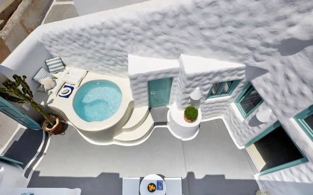 Valsamo Suites