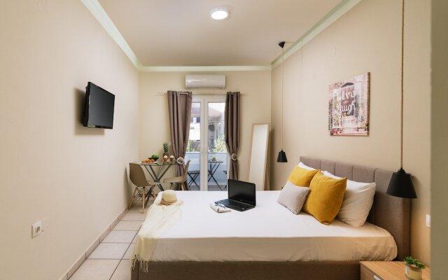 Ermis Luxury Suites & Apartments