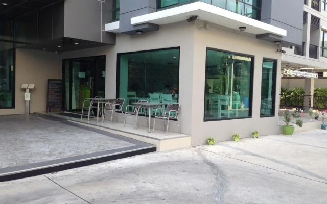 Ipremium Sukhumvit 81 Hotel