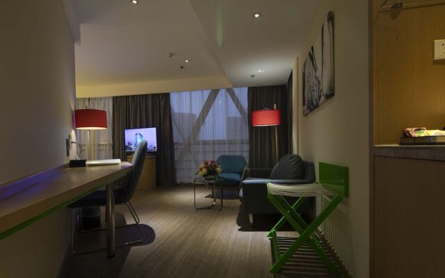 IBIS Styles NT WZ Intl Plz
