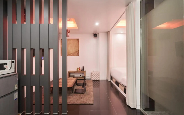 Show Hotel