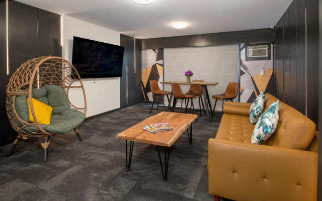 Coast Metro Vancouver Hotel