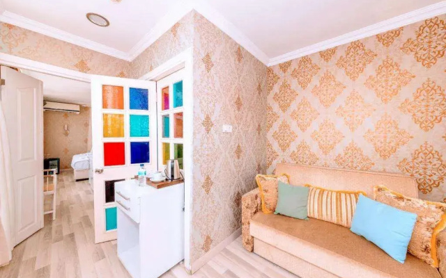 Walnut Shell Hotel