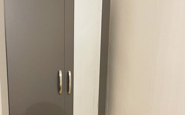 Walk to Lcy Airport/ Excel /dlr 1Br Flat