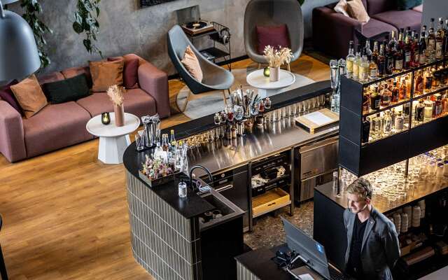 Peak 12 Design Hotel