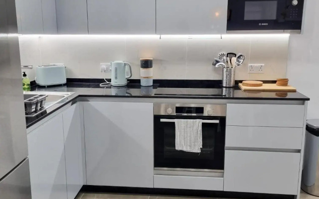 Brand New - Massive Studio - E1 - Self Catering