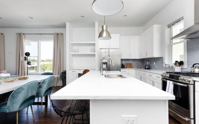 Domio Sylvan Park Vibrant 12BR 3 Houses