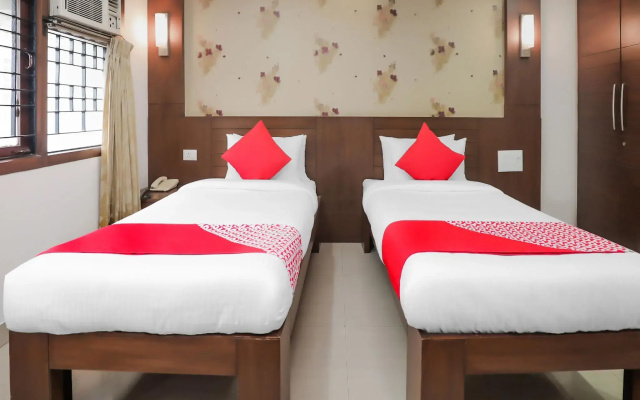OYO 17278 Hotel Srinivas