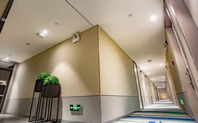 Homeinn Selected Hotel (Fuyang Linyi Mall)