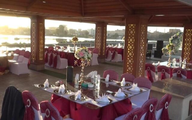 Nile Transport Hotel