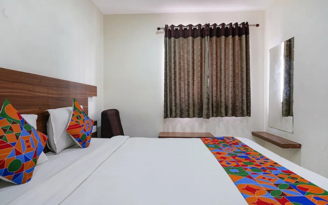 Fabhotel V Grand