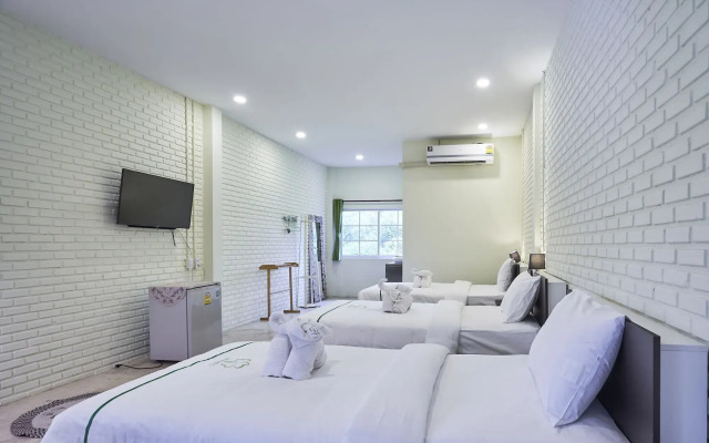 Manyi Boutique House