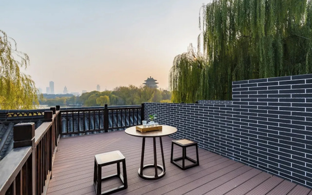 Ziyue Minghu Hotel