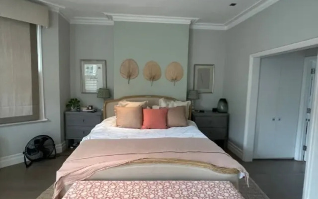 Secluded & Serene 3BD Family Home - Wandsworth!