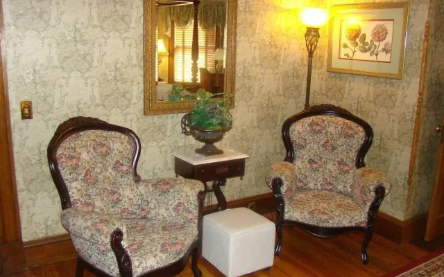 The Village Inn of Woodstock