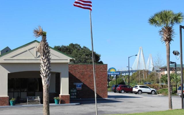 Days Inn Charleston Patriots Point