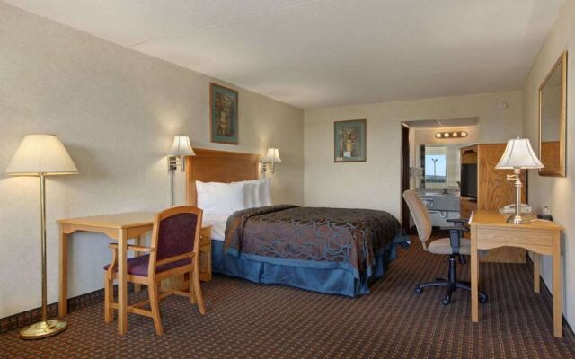 Days Inn By Wyndham Salina South