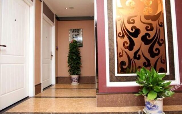 Wuhan V9 Holiday Hotel (Hanzheng Street Subway Station Brand Building)