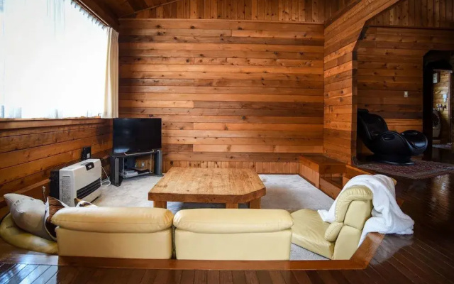 Woodpecker Chalet