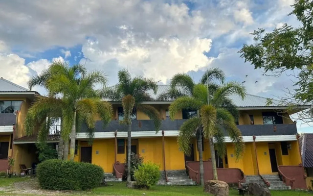 Petpumok Wangnamkhiao Hotel