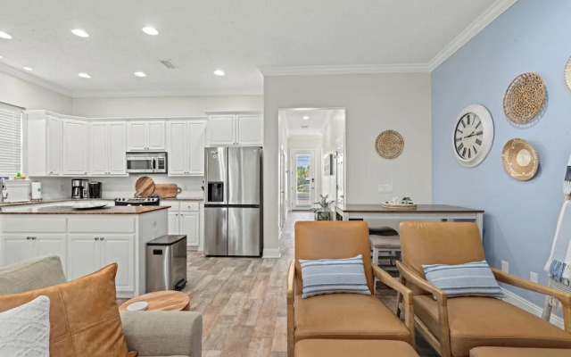 Escape to Sand Dollar Holler: Coastal Retreat, 3 Beds, 2.5 Baths, Sleeps 10!