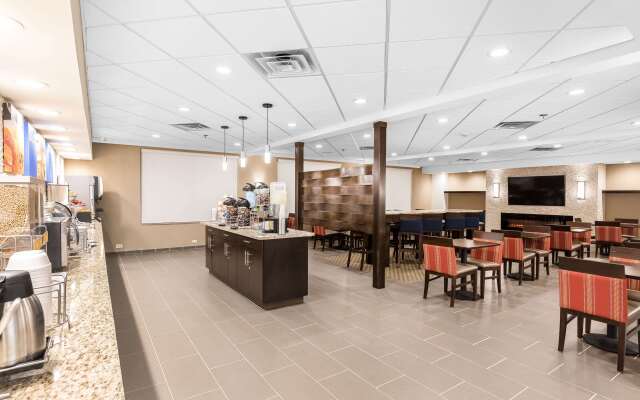 Comfort Inn & Suites