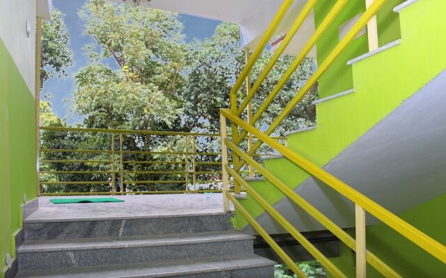 OYO 16541 Majestic Residency