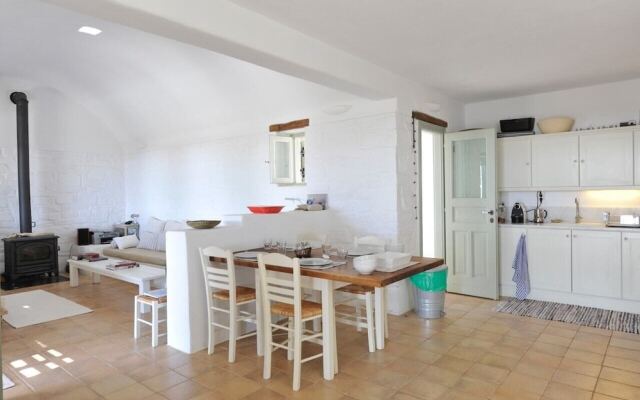 Elegant, laid-back and by the sea by VillaRentalsgr