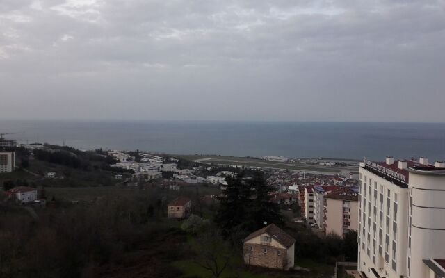 Karabina Eylül Apart