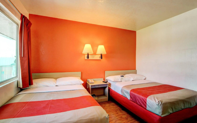 Motel 6 Denver, CO - Airport