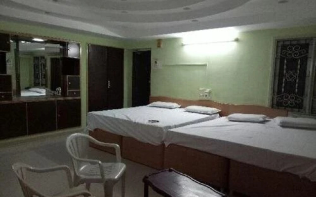 Sri Annapoorna Lodge