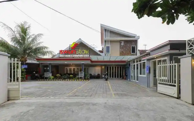 RedDoorz Plus @ Swun Stay Raya Langsep