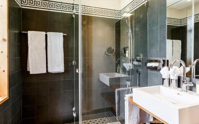 The Alpina Mountain Resort