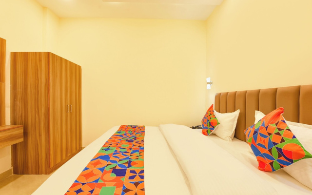 Fabhotel Pvs Grand