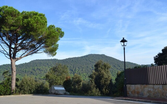 Modern Holiday Home in Sant Andreu de Llavaneres with Swimming Pool