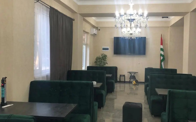 Эльбрус (Сухум)