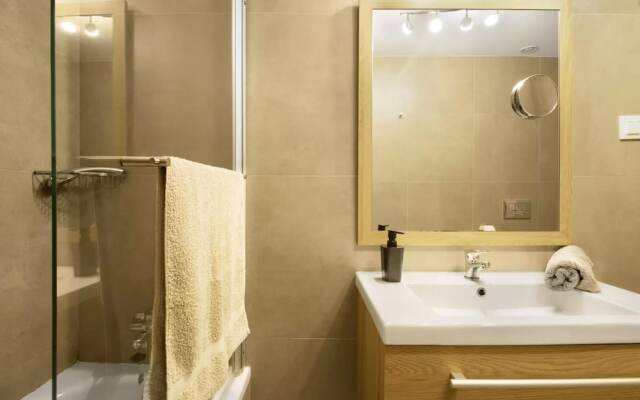 1 Bed Apartment Sleeps 4 With Pool