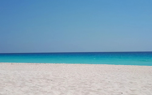 Brisas 10 Beachside Suites