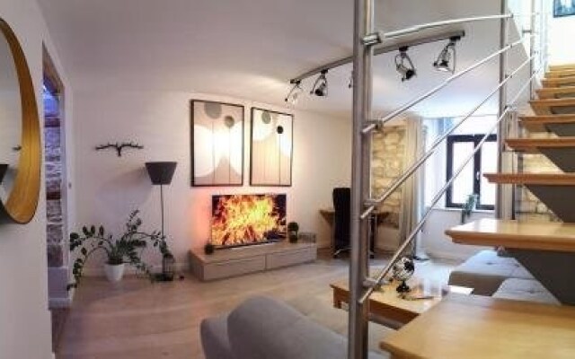 Center Arena Design Apartments with terrace