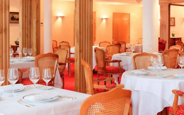 Home Médicis Les Petites Roches