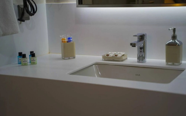 Exclusive Spacious 2 1 Apartment 2 Bathrooms - Core Living