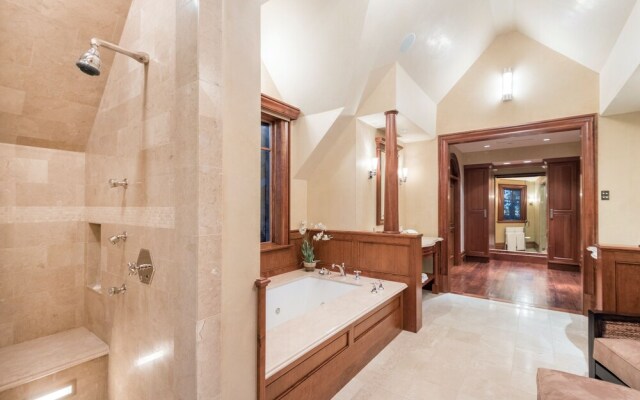 Hood Park Manor - 9 Br Home