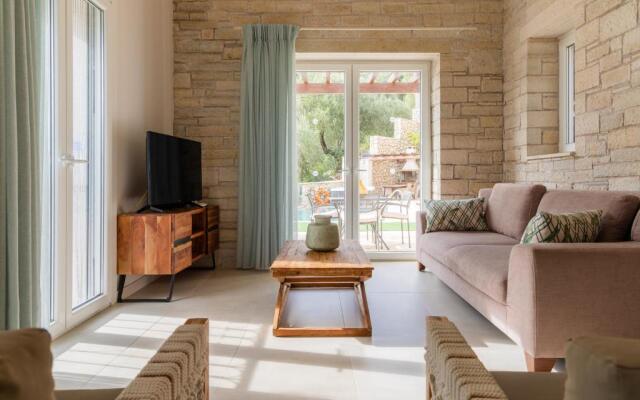 Villa Jacaranda by MediterraneanVillas