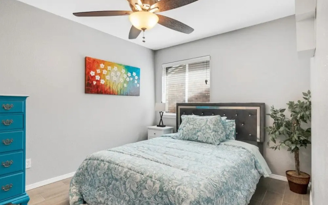 Quiet Austin Stay Near Tech