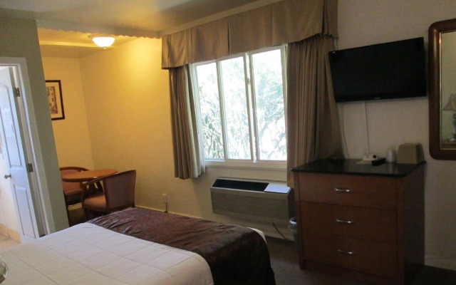 Town and Country Inn