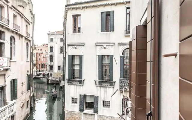 Rialto Canal View Deluxe R&R