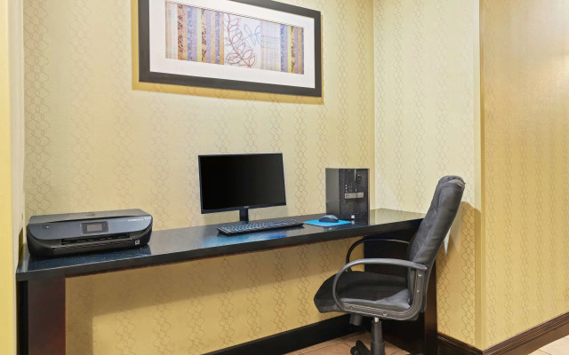 Comfort Inn Lehigh Valley West - Allentown