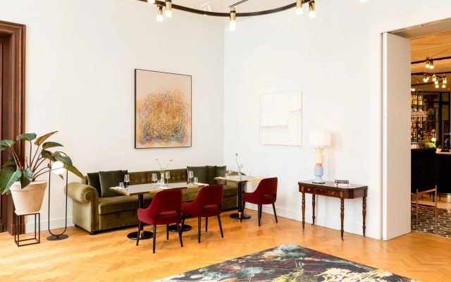 Sapphire House Antwerp, Autograph Collection