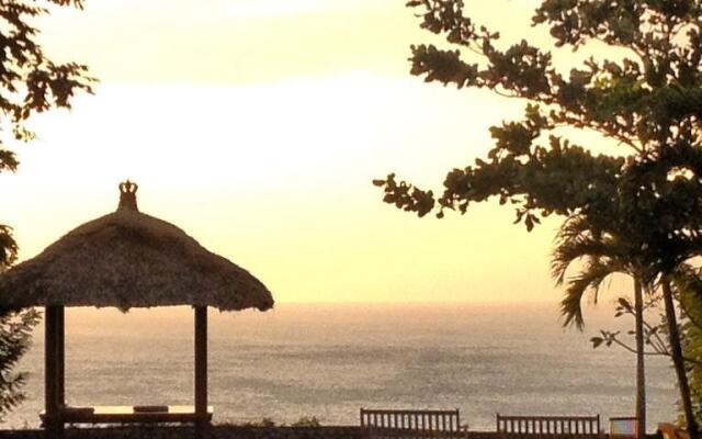 Romeo Beachfront Bungalow